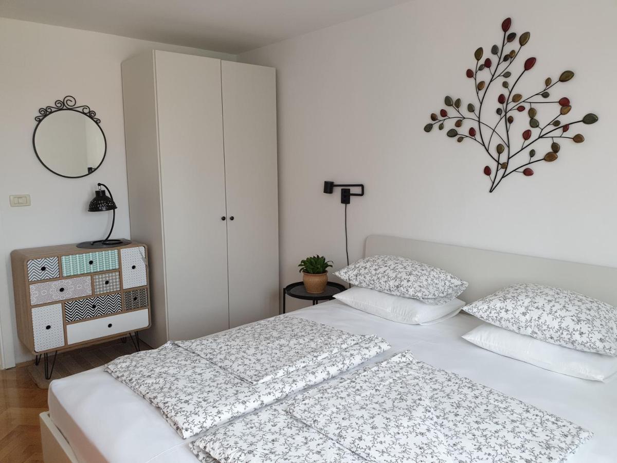 Apartment Maeistro By Privileggio Residence ロヴィニ エクステリア 写真